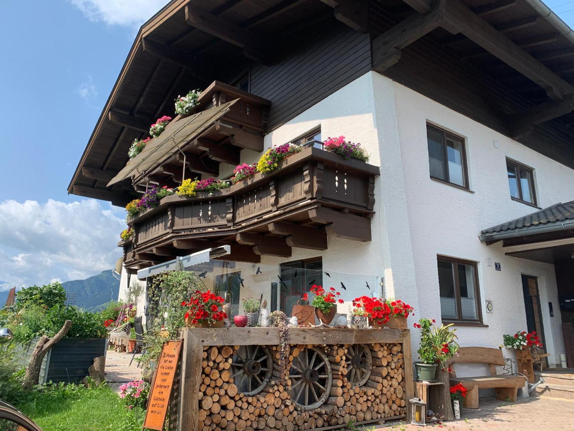 Bergblick Apartment Saalfelden Ngoại thất bức ảnh