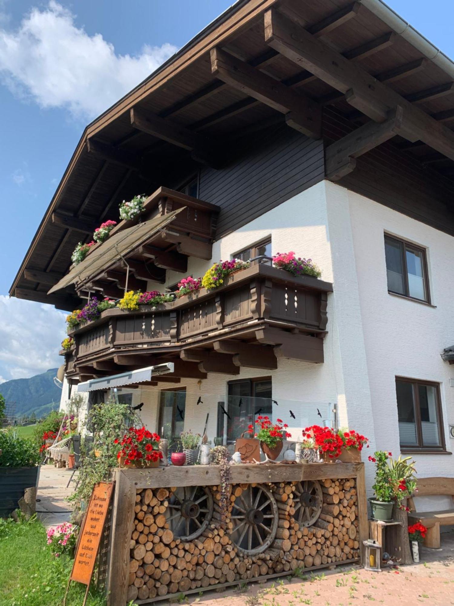 Bergblick Apartment Saalfelden Ngoại thất bức ảnh